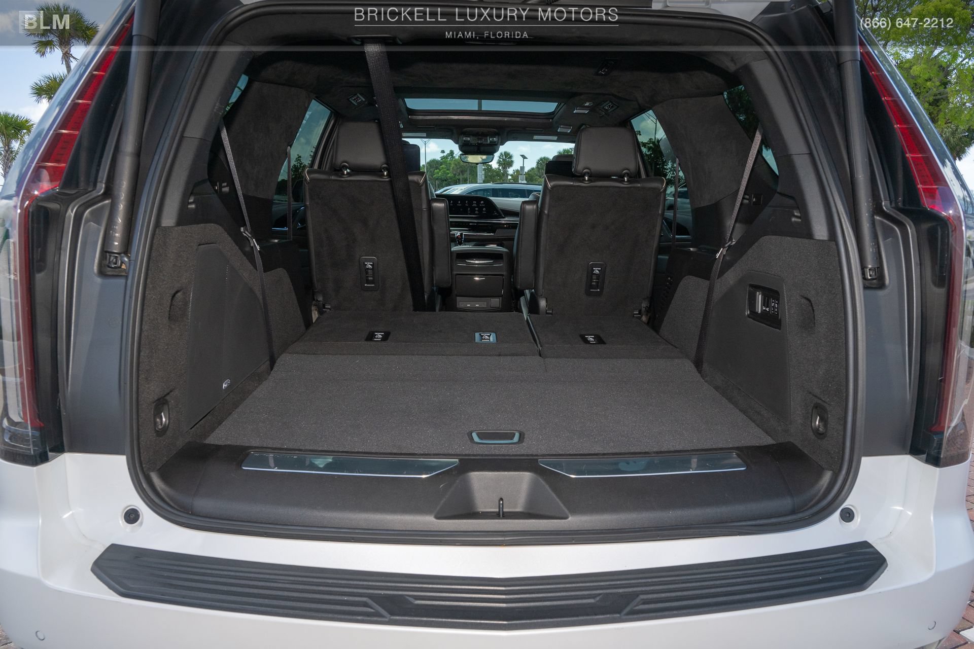Used 2023 Cadillac Escalade V AWD/4WD image 16