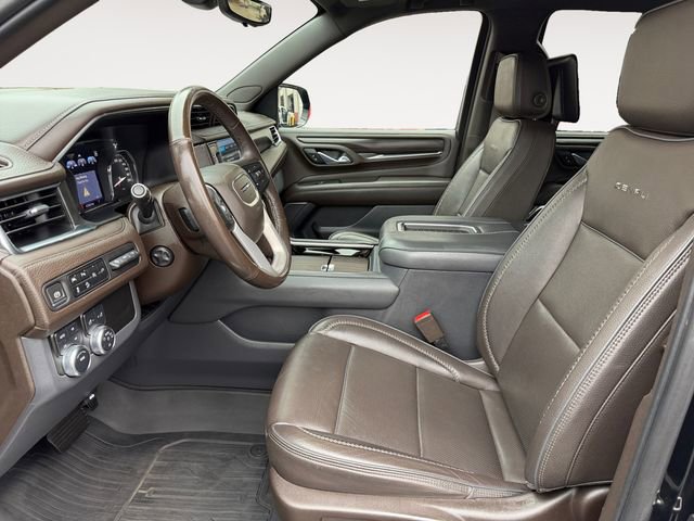 Used 2021 GMC Yukon Denali w/ Denali Premium Package image 9
