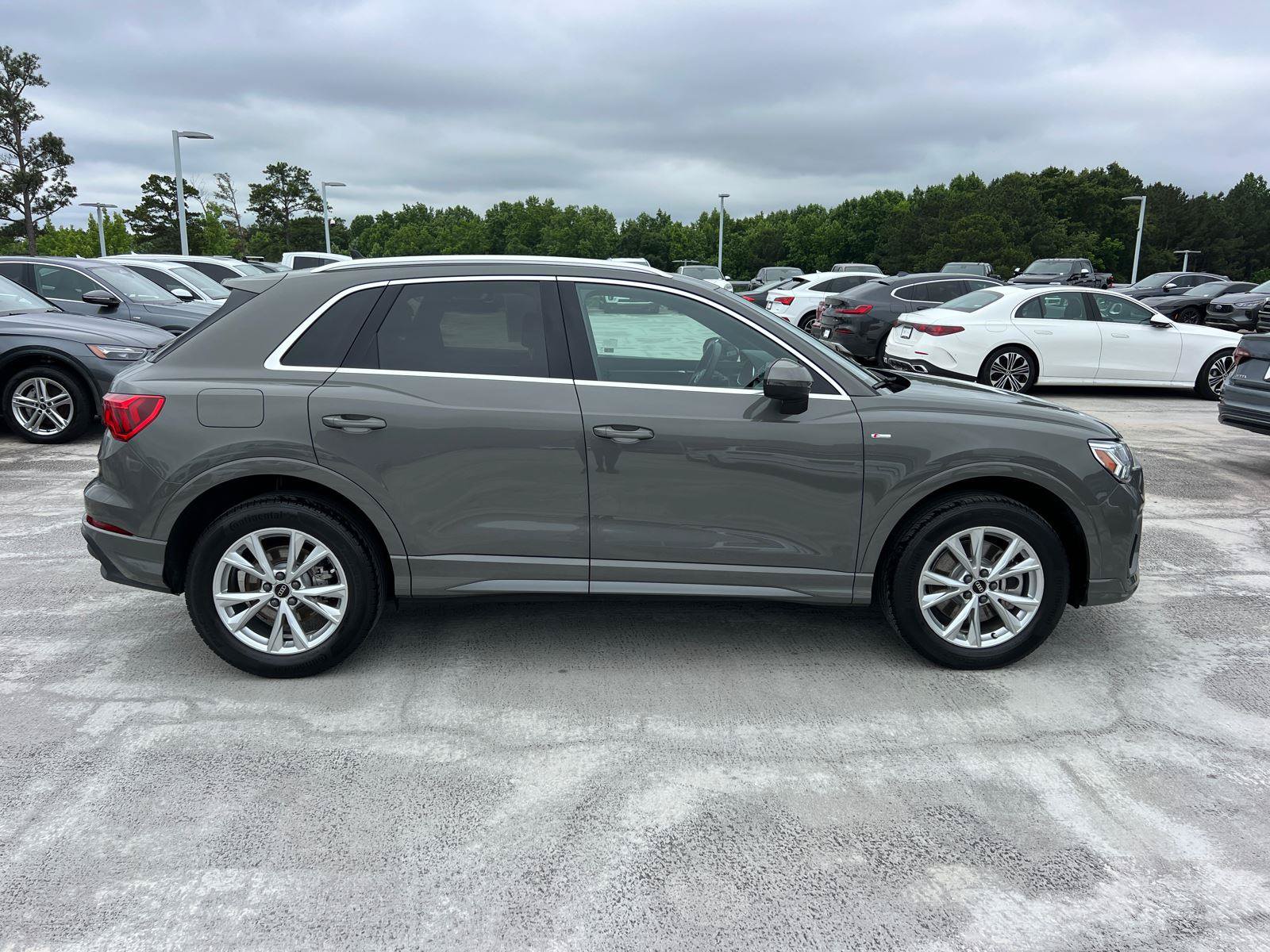 Certified 2025 Audi Q3 2.0T Premium Plus w/ Premium Plus Package AWD/4WD image 4
