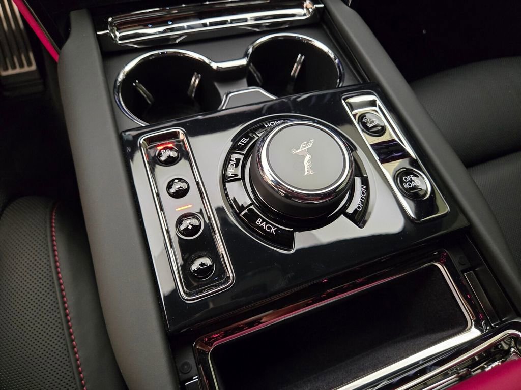 Certified 2026 Rolls-Royce Cullinan Black Badge AWD/4WD image 39