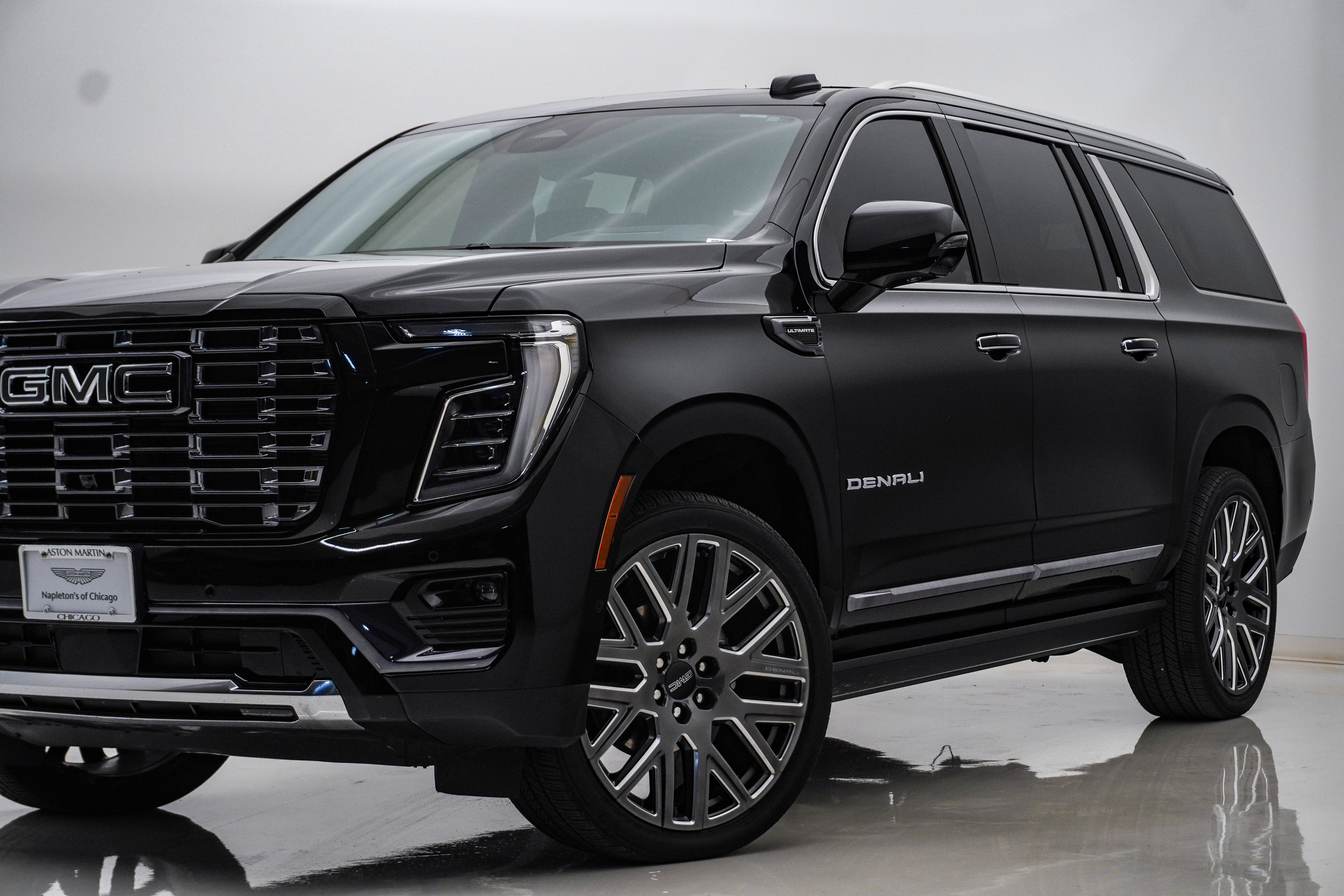Used 2025 GMC Yukon XL Denali Ultimate w/ LPO, Floor Liner Package AWD/4WD image 2