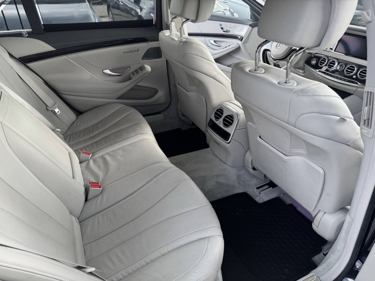 Used 2015 Mercedes-Benz S 550 4MATIC Sedan image 7