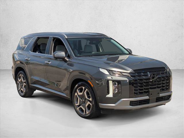 Used 2023 Hyundai Palisade SEL w/ Premium Package AWD/4WD image 3