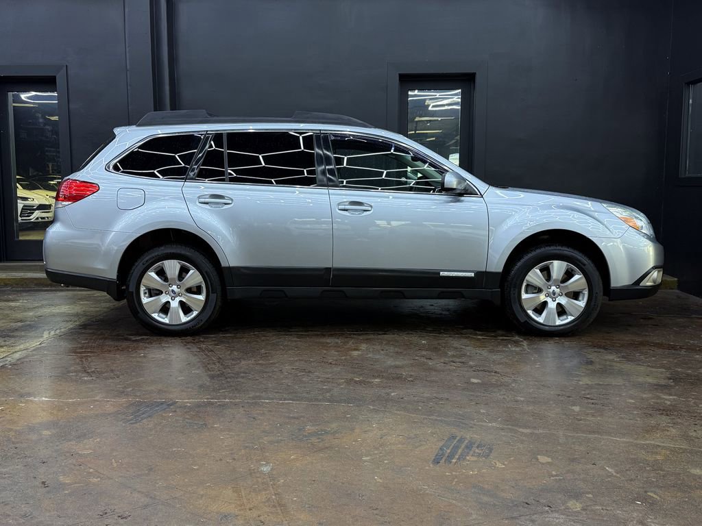 Used 2012 Subaru Outback 3.6R Limited image 10
