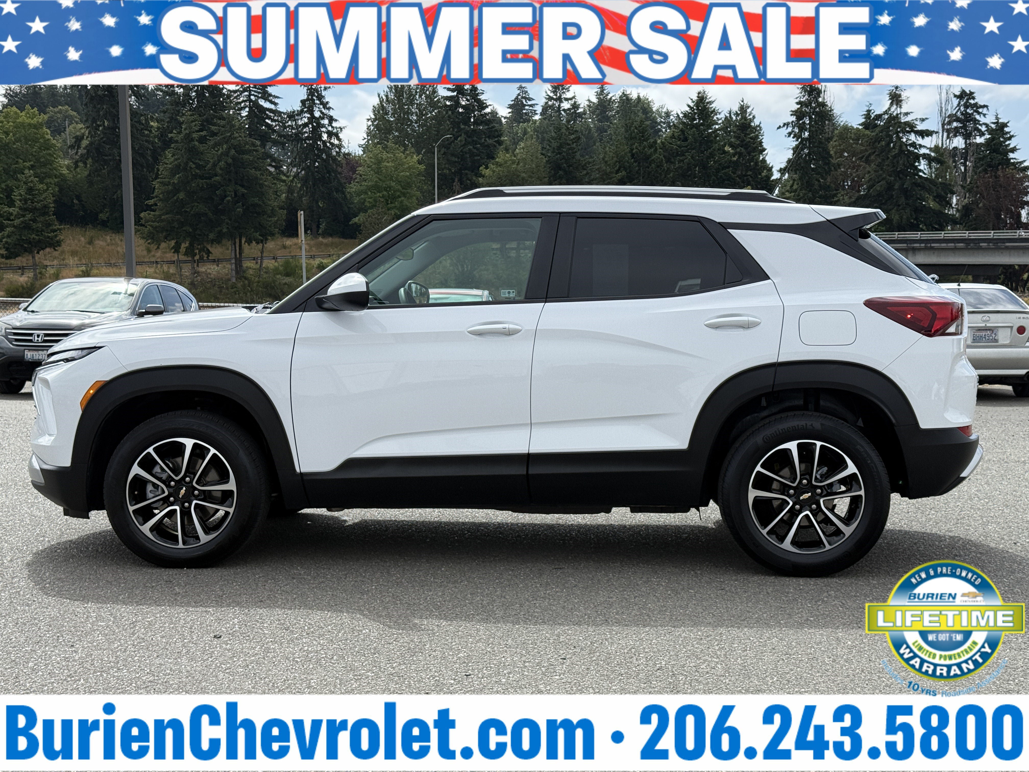 Used 2025 Chevrolet TrailBlazer LT AWD/4WD image 2