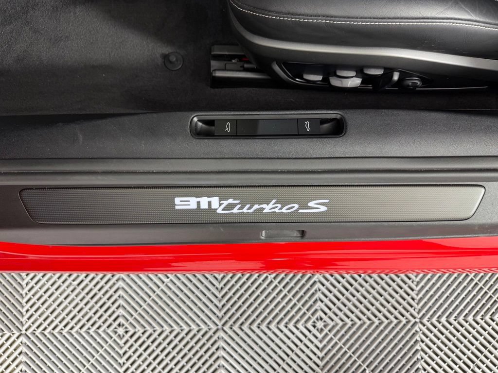 Certified 2025 Porsche 911 Turbo AWD/4WD image 23