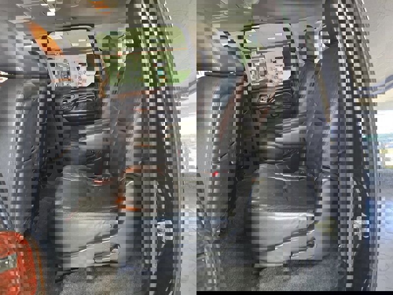 Used 2011 Cadillac Escalade ESV Luxury image 13