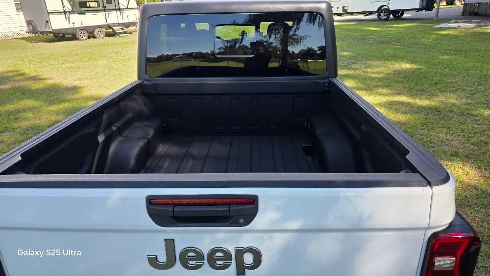 Used 2021 Jeep Gladiator Overland w/ Safety Group AWD/4WD image 6