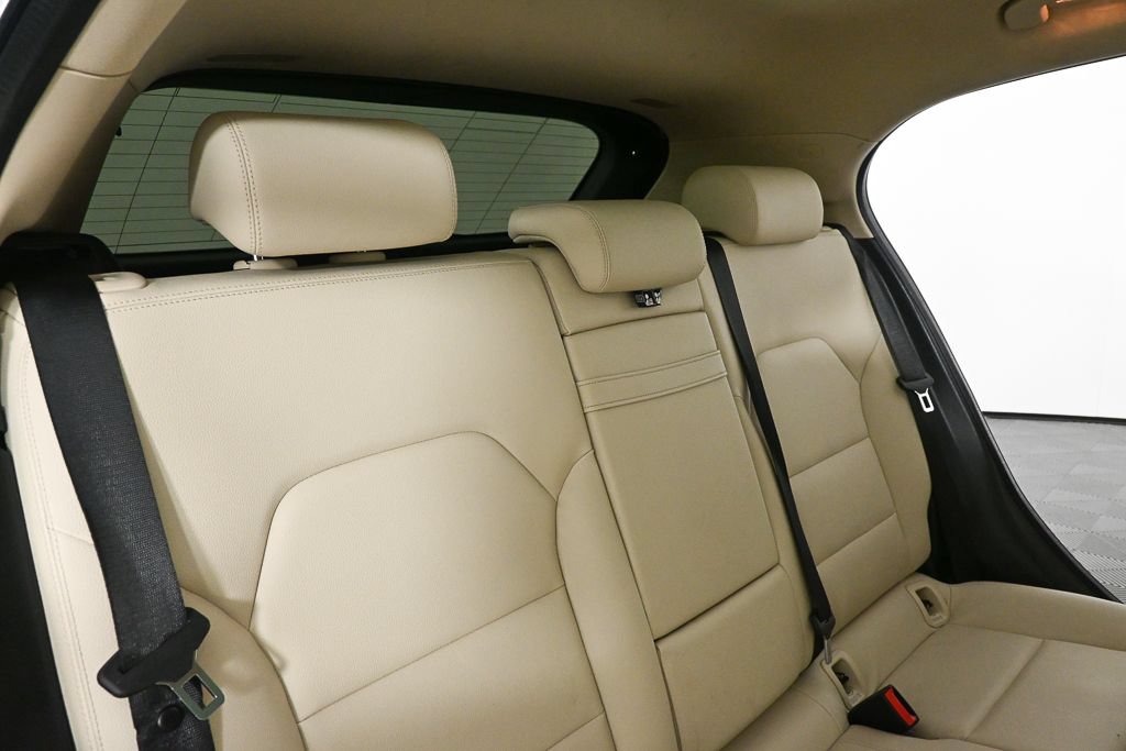 Certified 2020 Mercedes-Benz GLA 250 4MATIC image 22