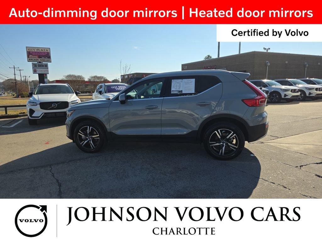 Used 2025 Volvo XC40 B5 Core image 8
