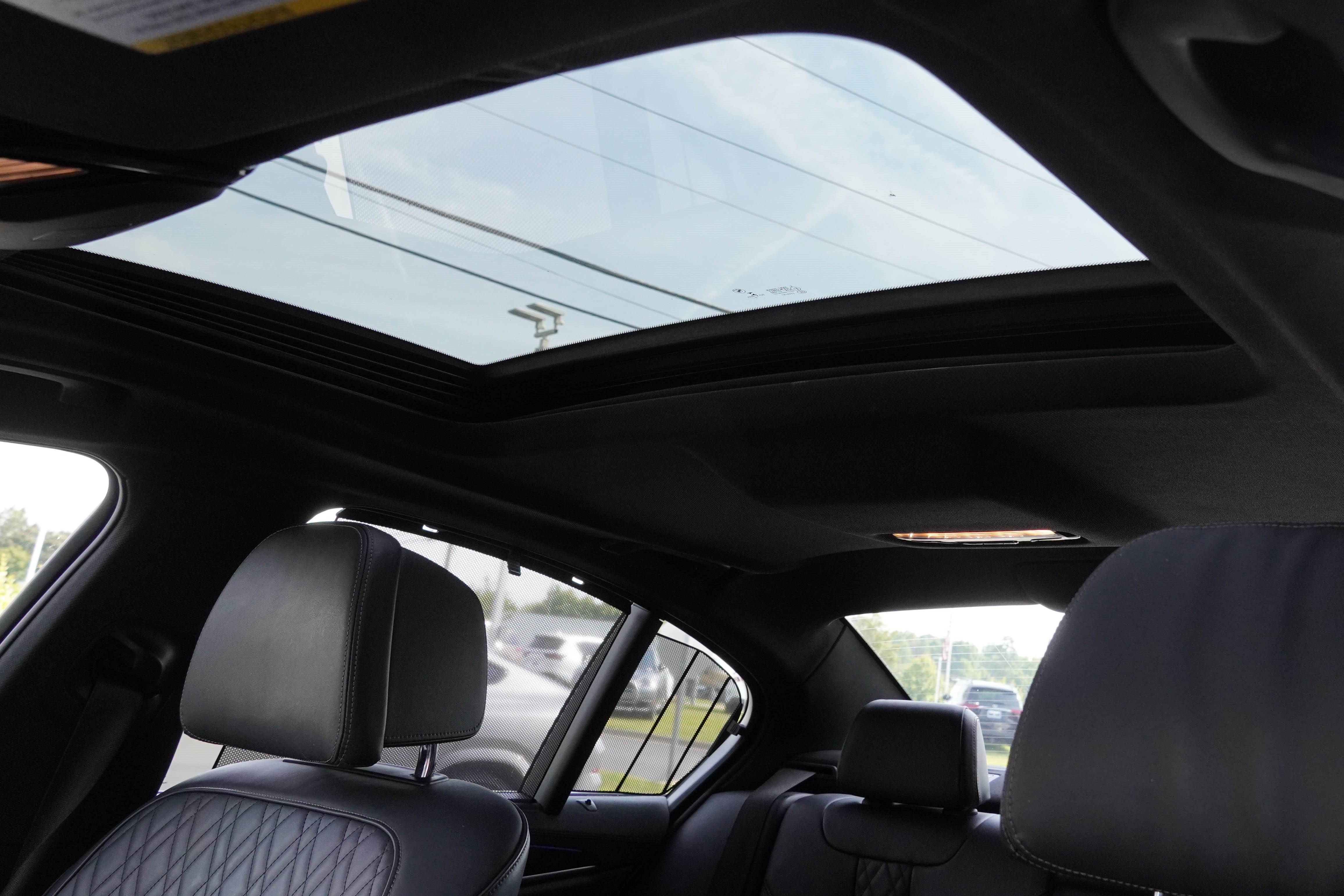 Used 2020 BMW M550i xDrive AWD/4WD image 14