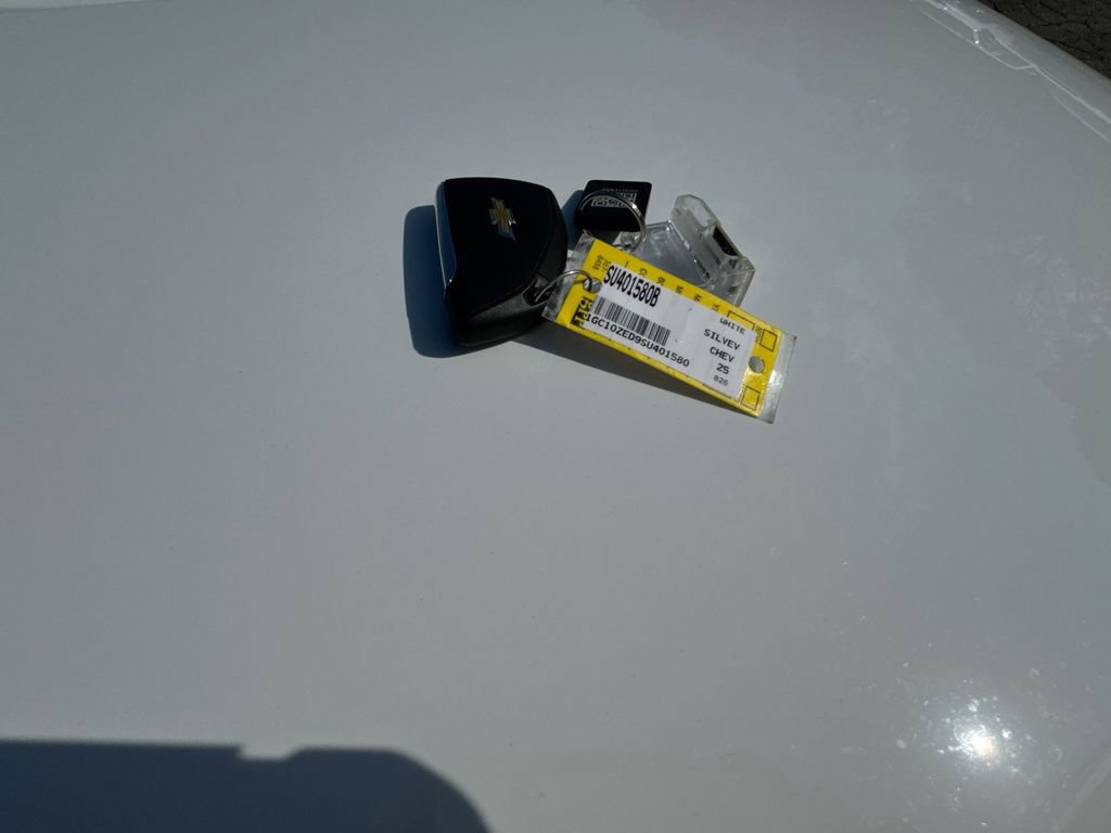 Used 2025 Chevrolet Silverado EV LT image 35