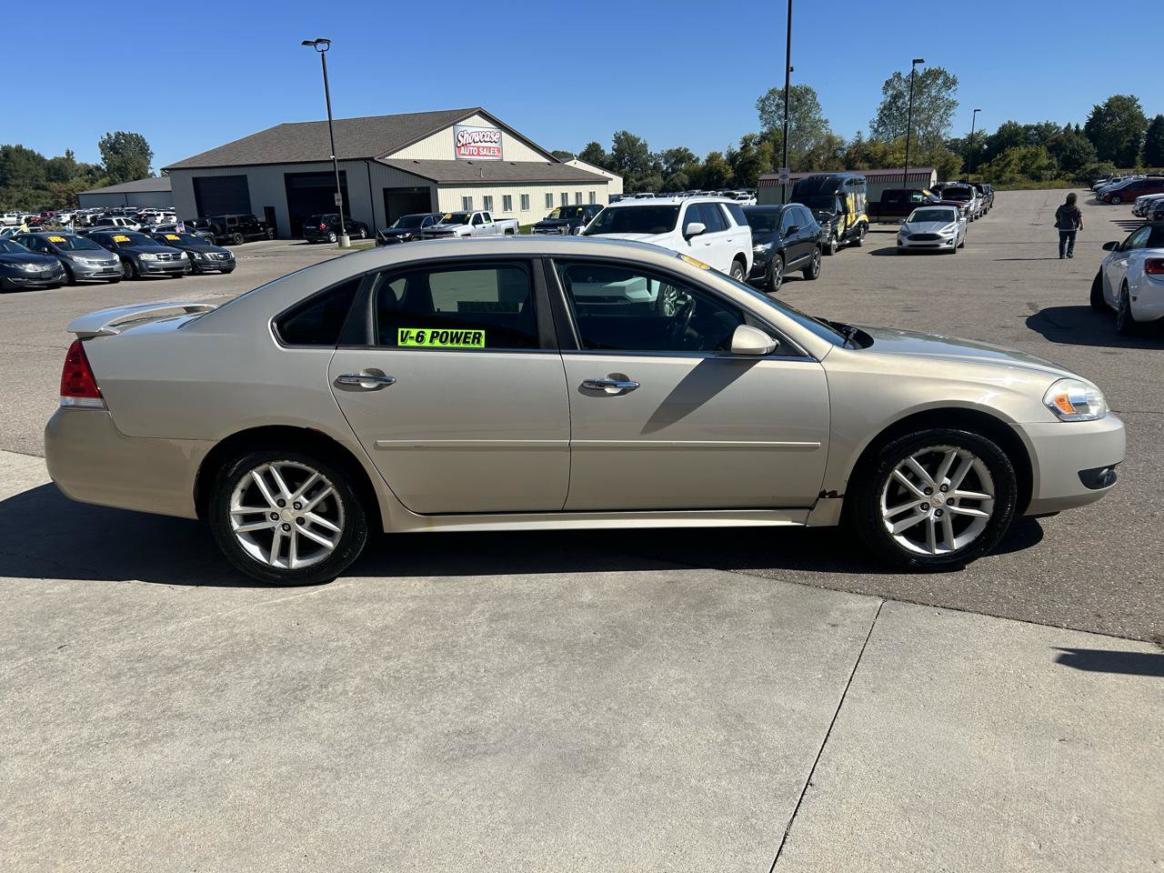 Used 2012 Chevrolet Impala LTZ FWD image 4