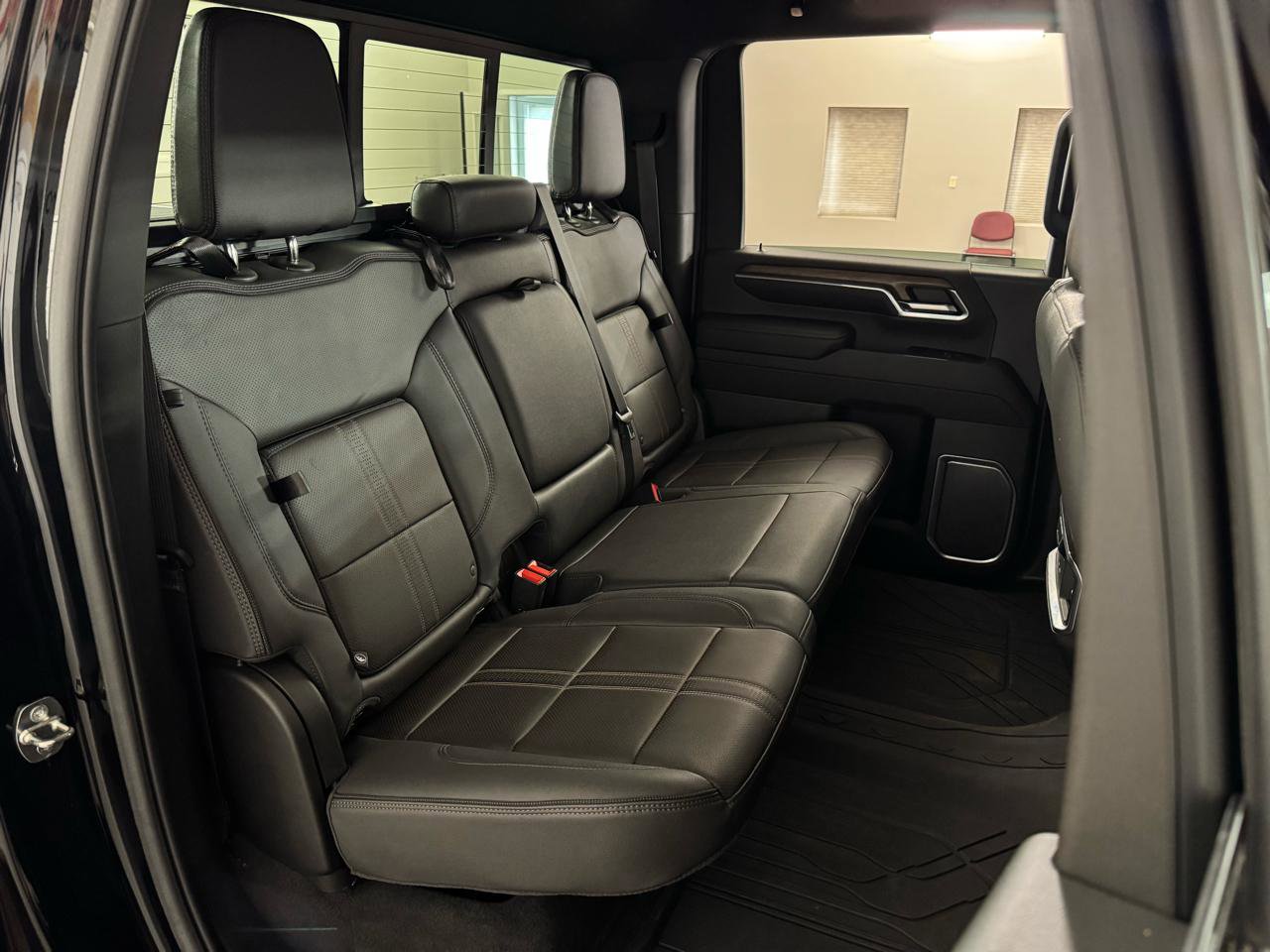 Used 2024 Chevrolet Silverado 2500 High Country w/ Technology Package image 45