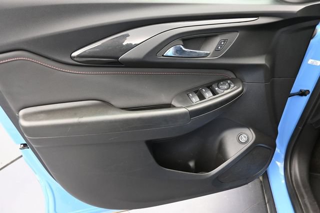 Used 2023 Chevrolet TrailBlazer RS w/ Sun and Liftgate Package FWD image 25
