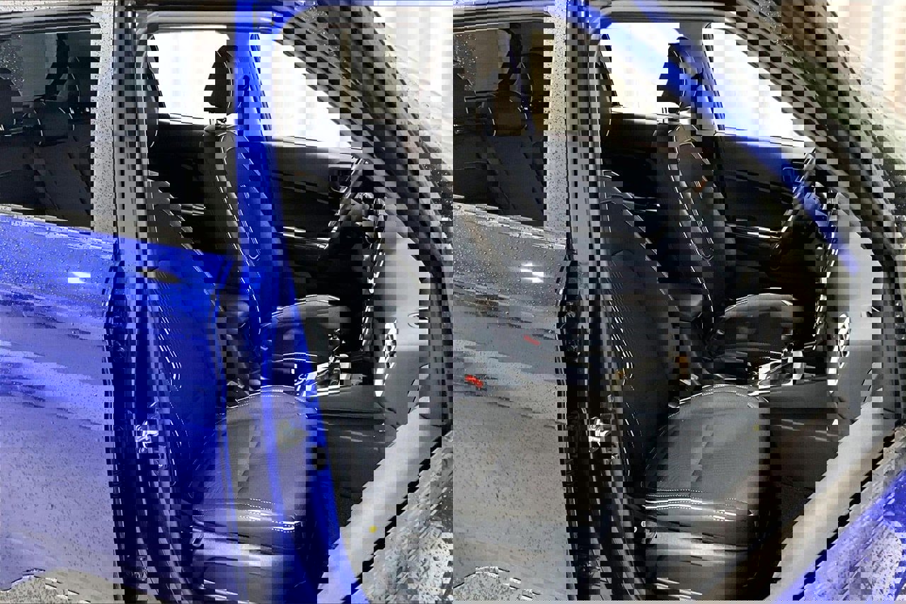 Used 2025 Hyundai Venue Limited image 16