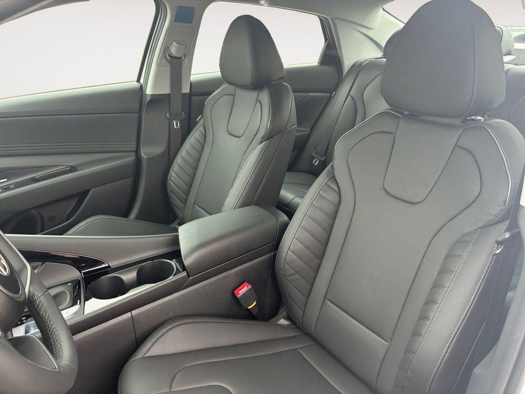 New 2026 Hyundai Elantra Limited image 32