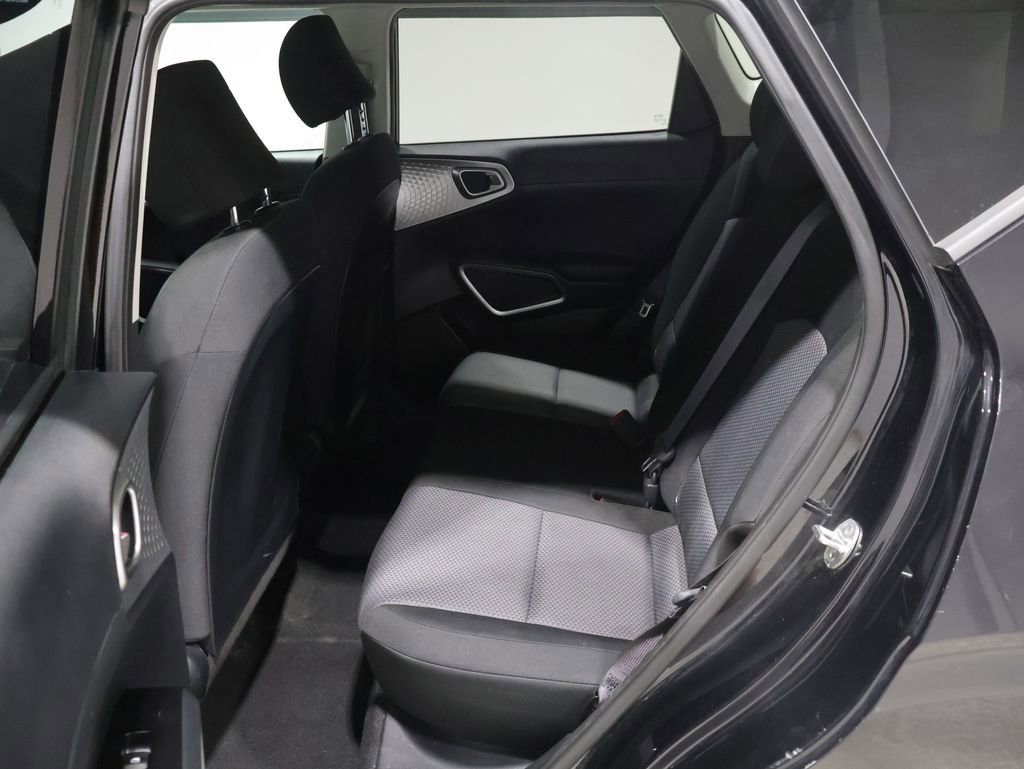 Used 2021 Kia Soul LX FWD image 18
