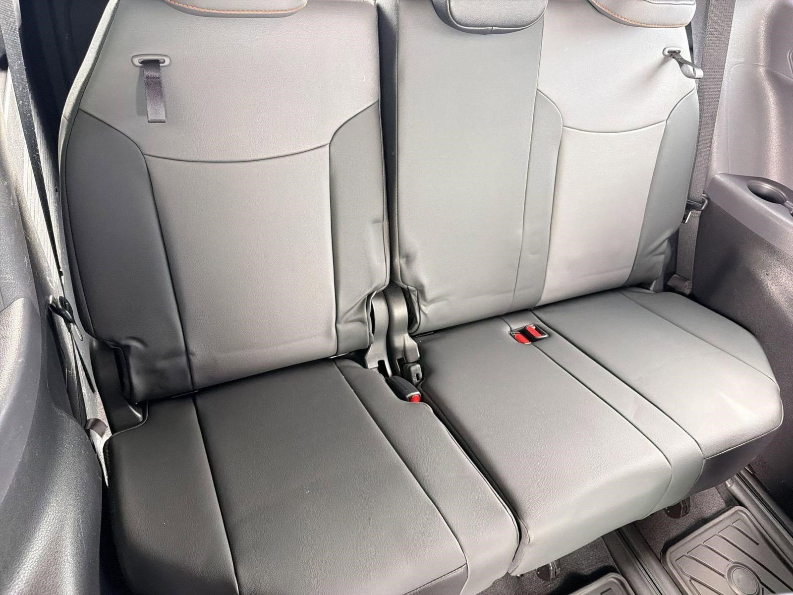 Used 2022 Toyota Sienna XSE FWD image 33