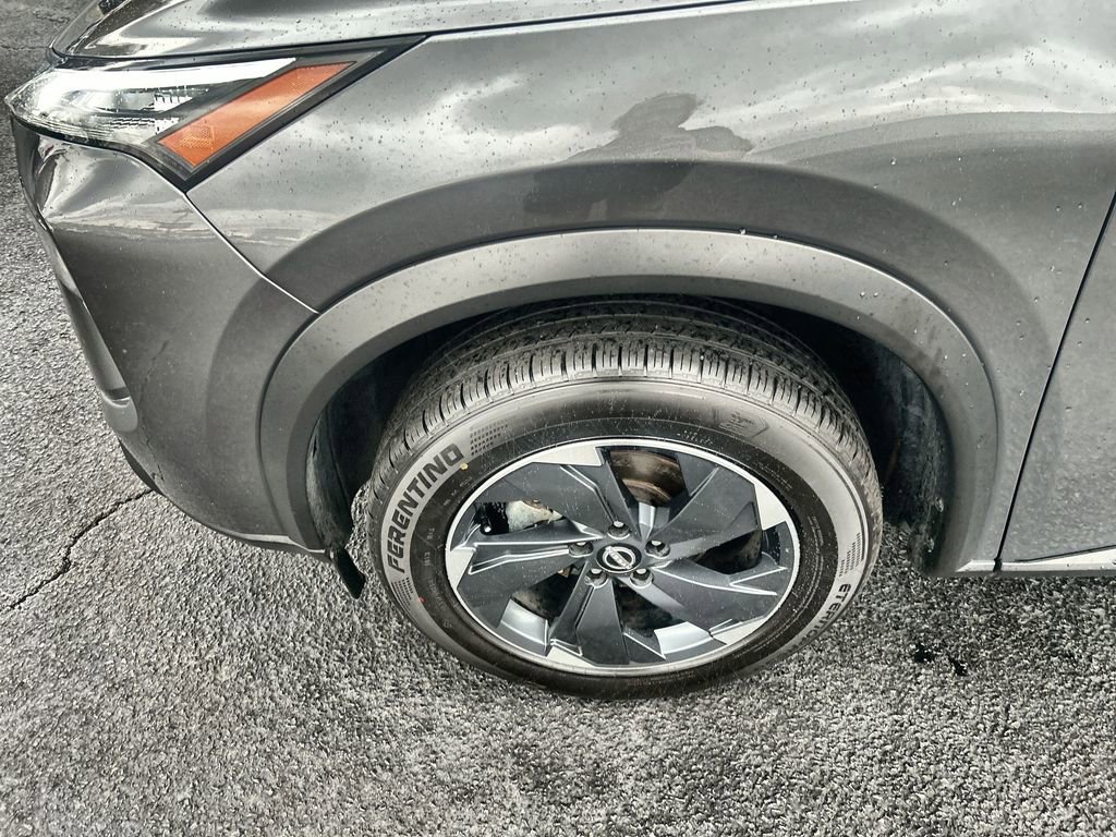 Used 2024 Nissan Rogue SV image 16