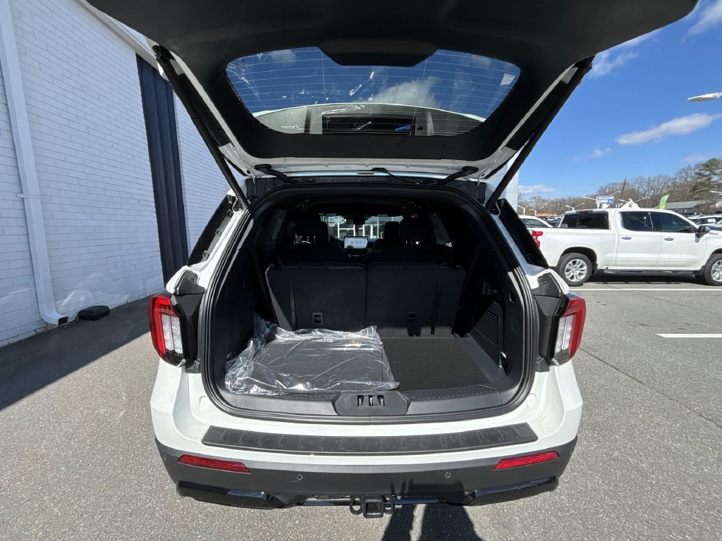 New 2026 Ford Explorer ST-Line w/ ST-Line Street Pack RWD image 20