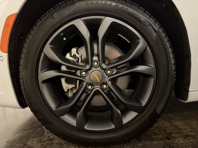 Used 2024 Chrysler Pacifica Touring-L w/ Road Tripper Package image 10