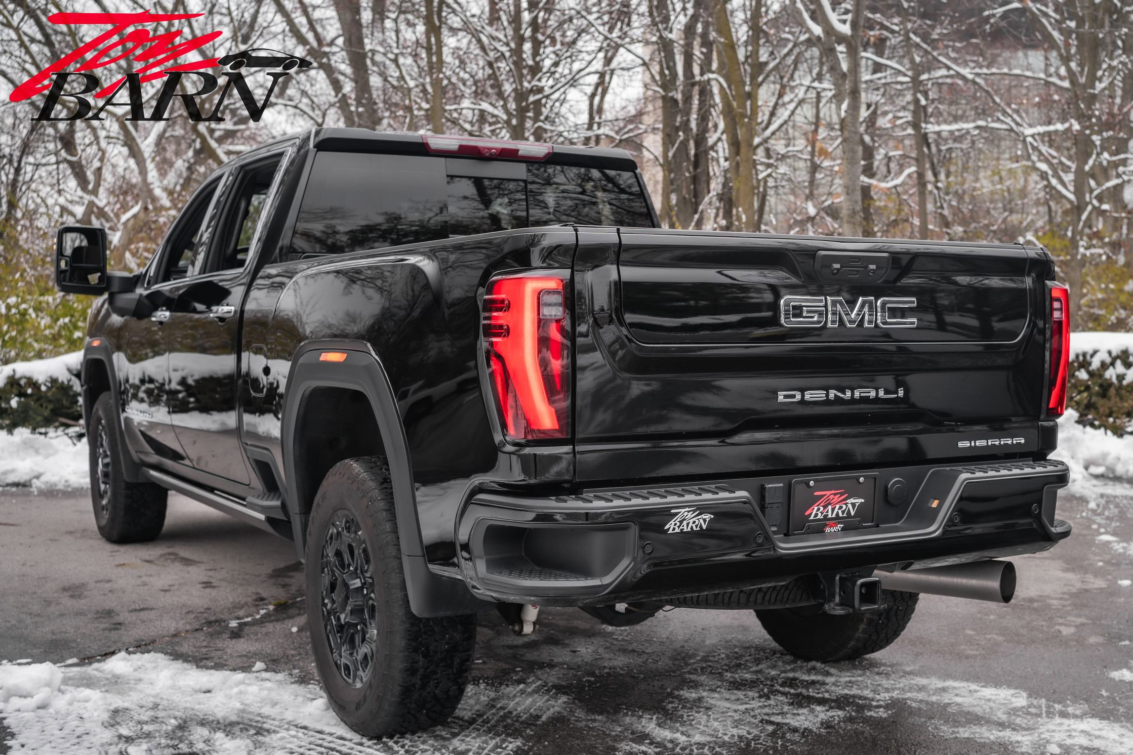 Used 2024 GMC Sierra 2500 Denali Ultimate image 3