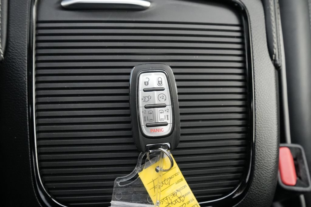 Used 2023 Chrysler Pacifica Limited w/ S Appearance Package AWD/4WD image 46