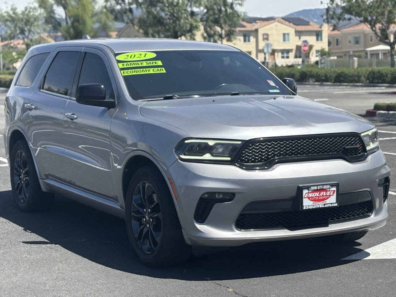 Used 2021 Dodge Durango SXT image 1