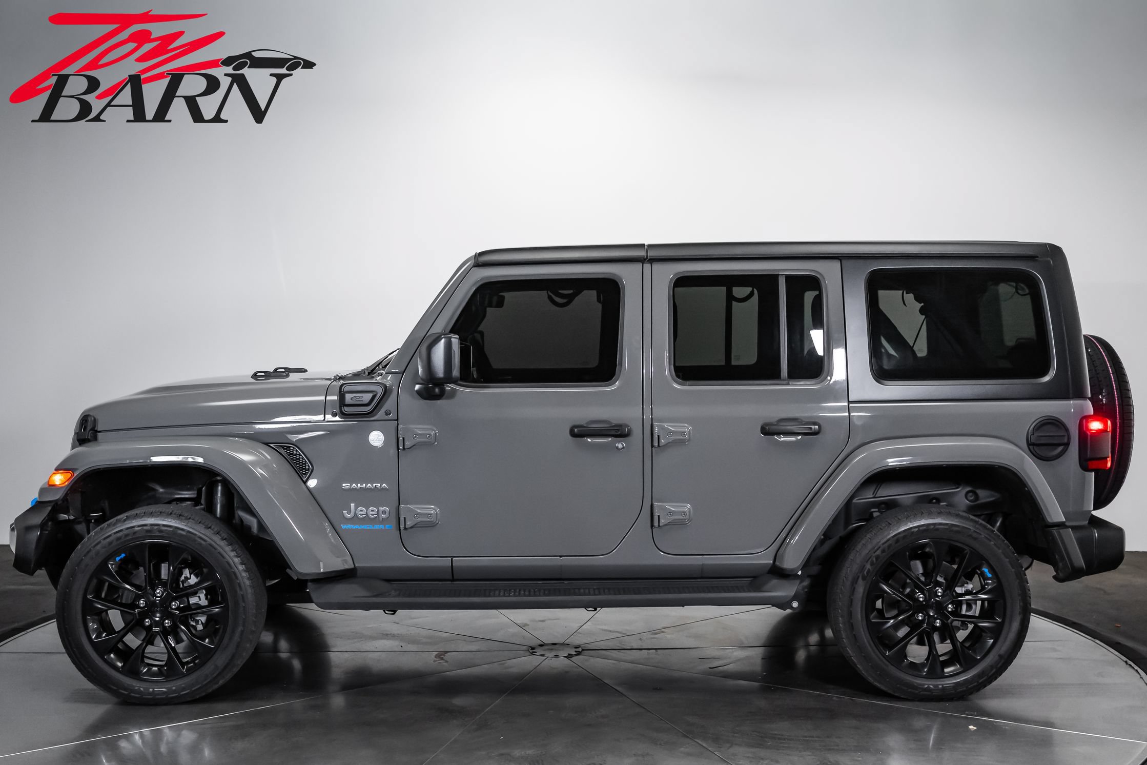 Used 2023 Jeep Wrangler Unlimited Sahara AWD/4WD video 2
