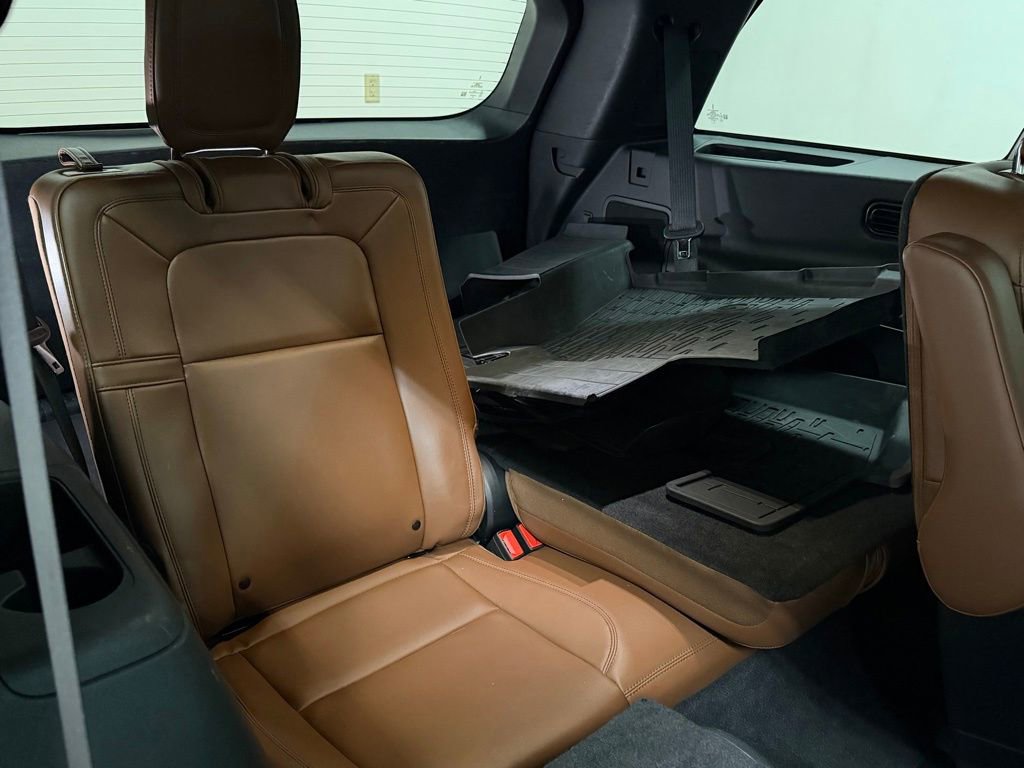 Used 2023 Lincoln Aviator Reserve w/ Equipment Group 201A image 25