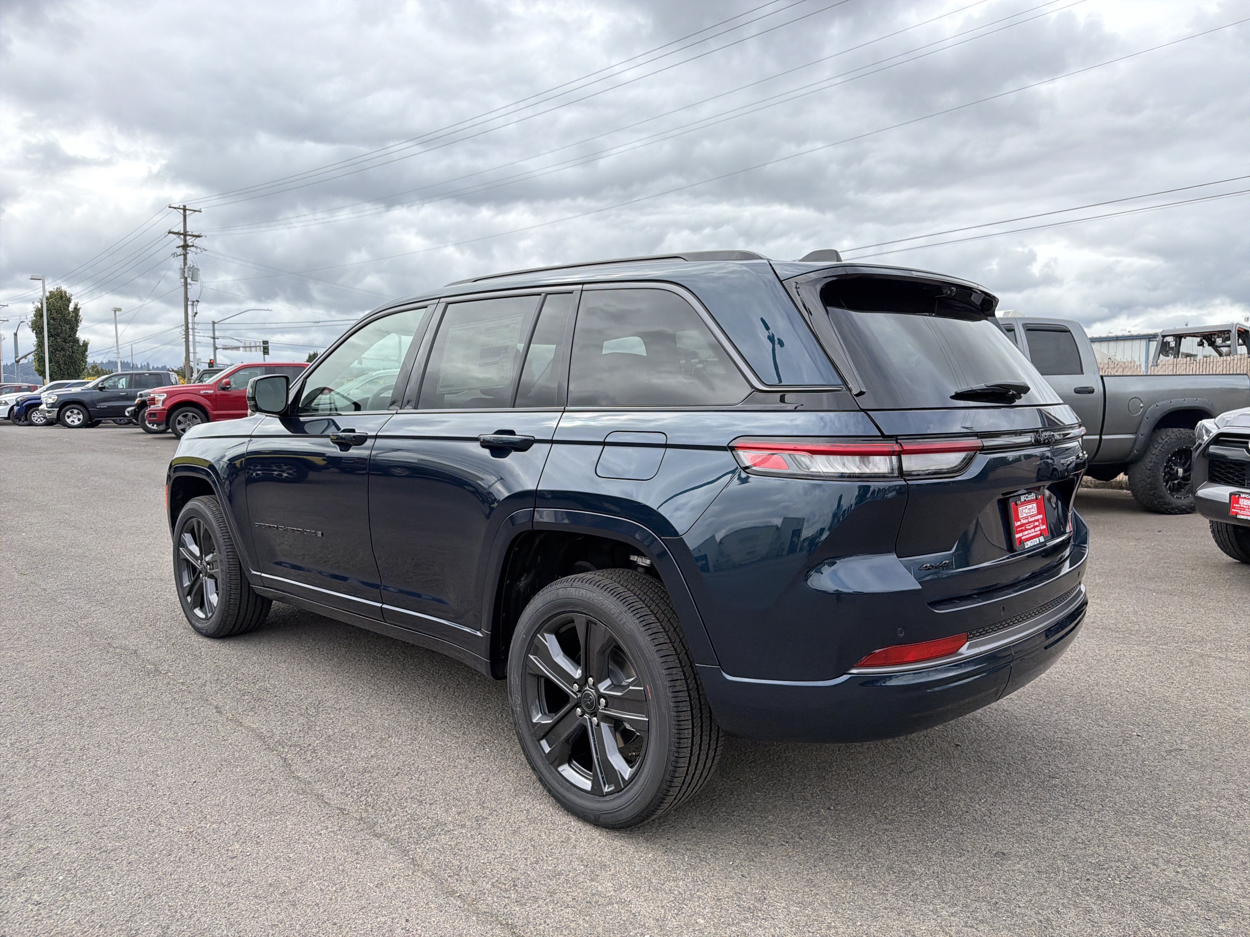 New 2027 Jeep Grand Cherokee Limited AWD/4WD image 3