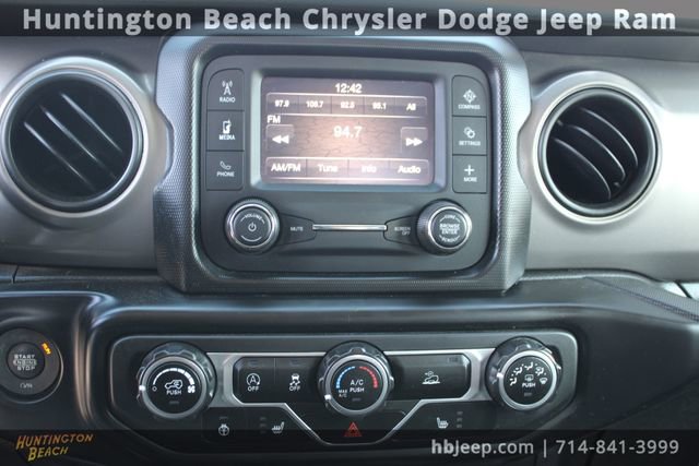 Used 2021 Jeep Gladiator Willys image 17