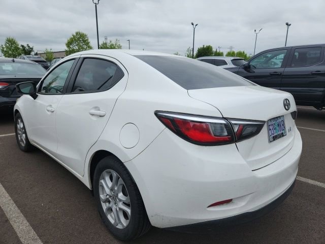 Used 2016 Scion iA FWD image 3