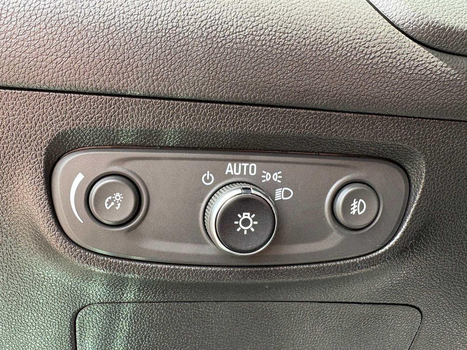 Used 2023 Buick Encore GX Select w/ Experience Buick Package FWD image 17