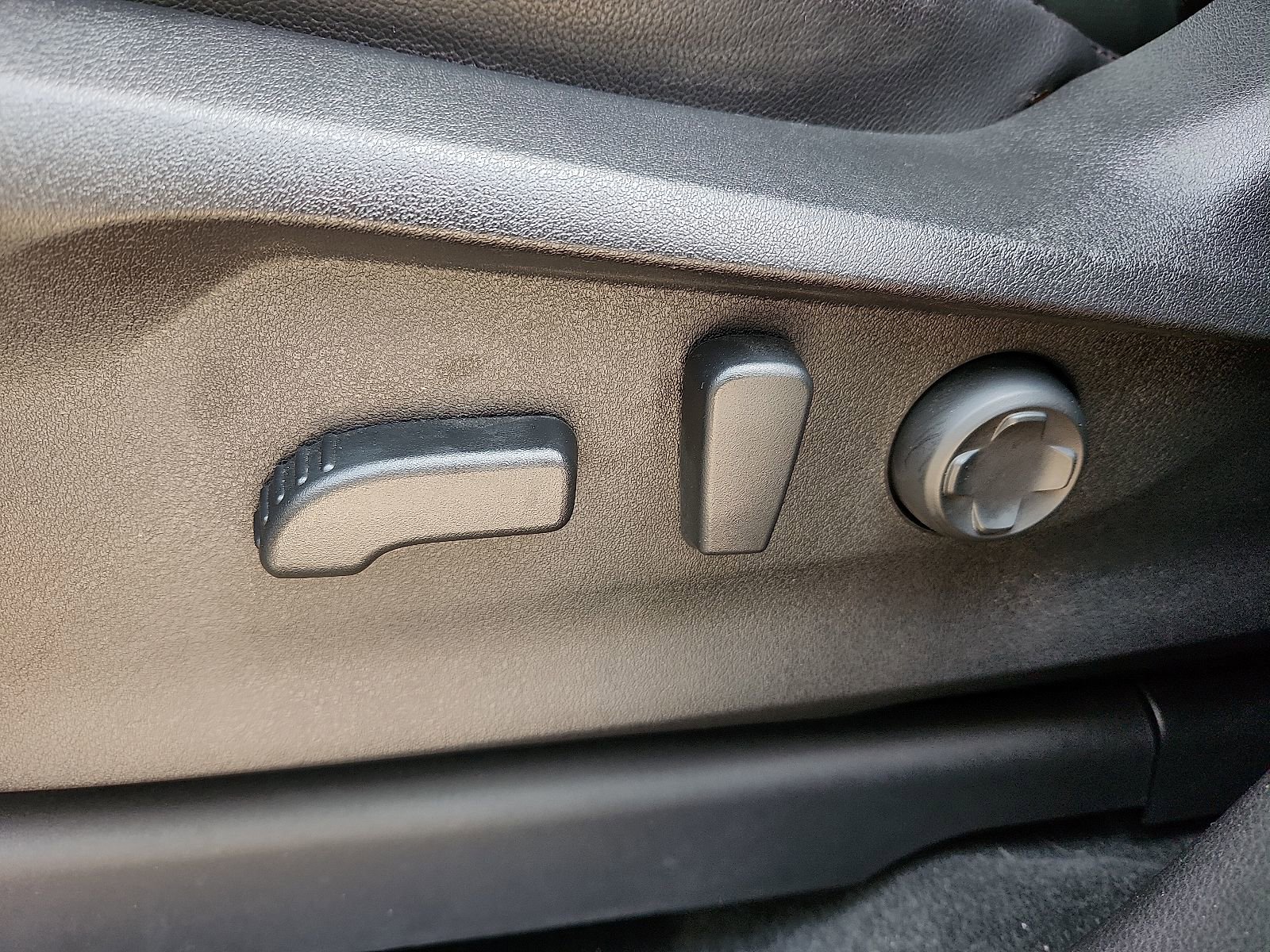 Used 2025 Subaru Ascent Bronze Edition image 14