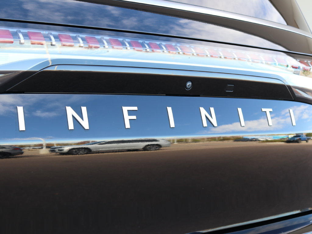 Used 2026 INFINITI QX80 Luxe w/ Cargo Package AWD/4WD image 38