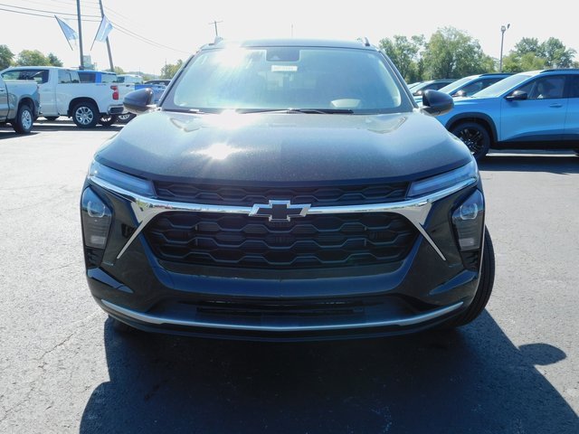 New 2025 Chevrolet Trax LT w/ Sunroof Package image 3