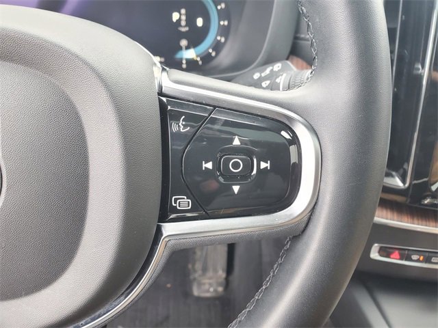 Certified 2023 Volvo XC60 B5 Ultimate w/ Climate Package image 20