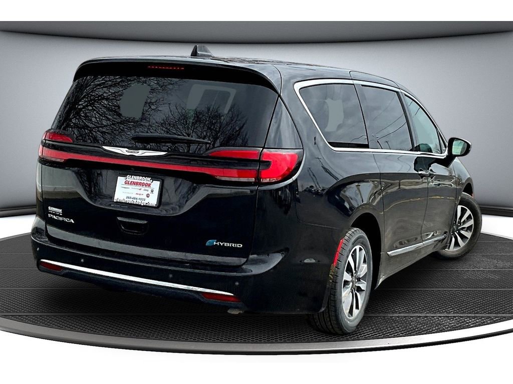 Used 2023 Chrysler Pacifica Limited image 13
