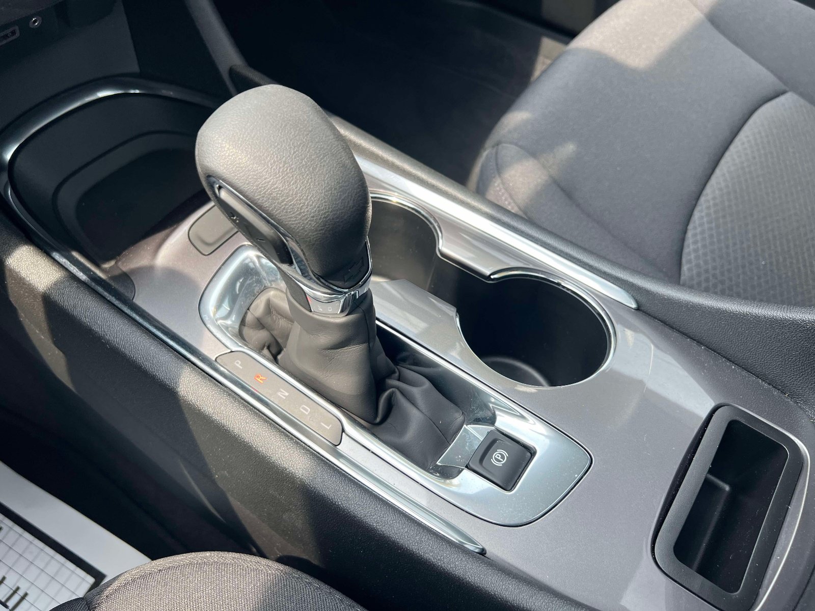 Used 2022 Chevrolet Malibu LT FWD image 29