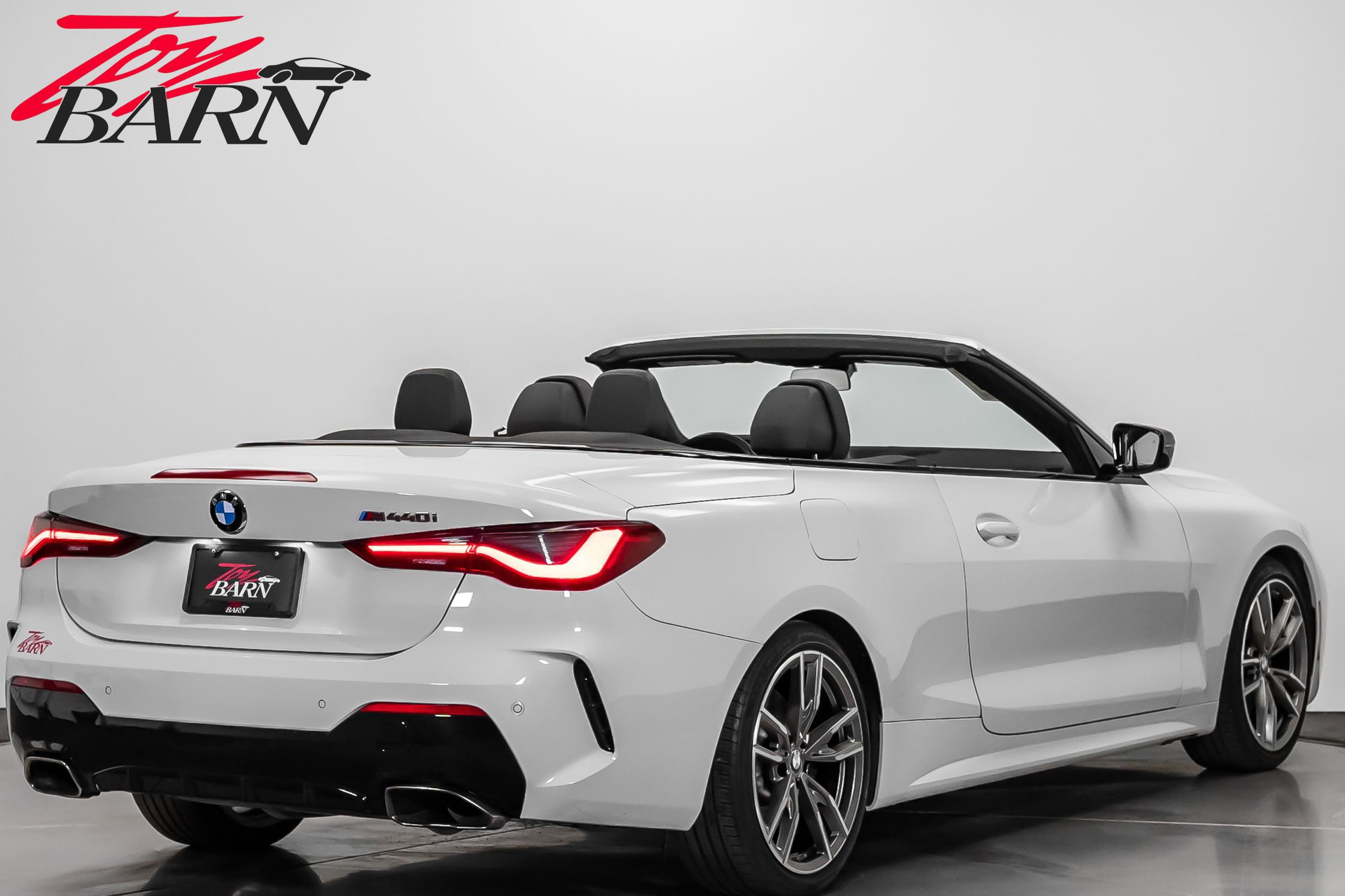 Used 2021 BMW M440i Convertible w/ Premium Package image 5