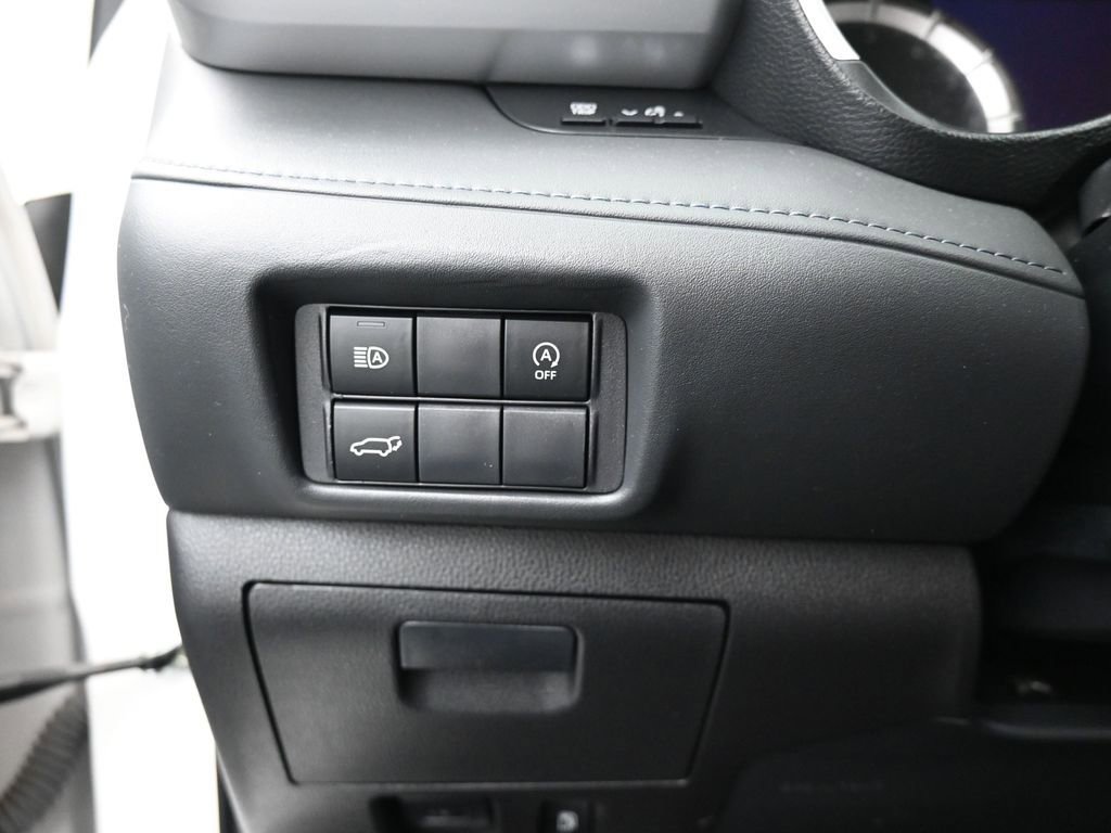 Used 2023 Toyota Highlander XLE AWD/4WD image 11