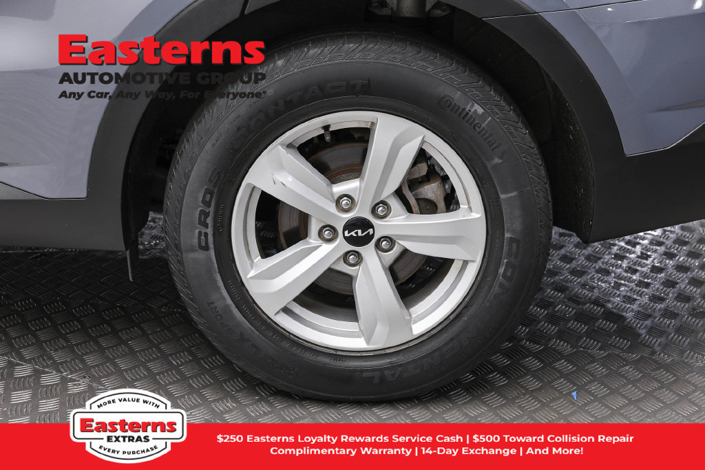 Used 2022 Kia Sorento LX FWD image 9