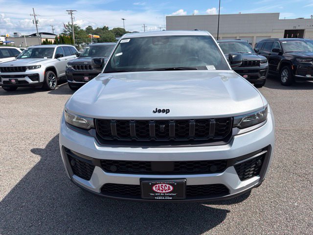 New 2026 Jeep Grand Cherokee Limited AWD/4WD image 2