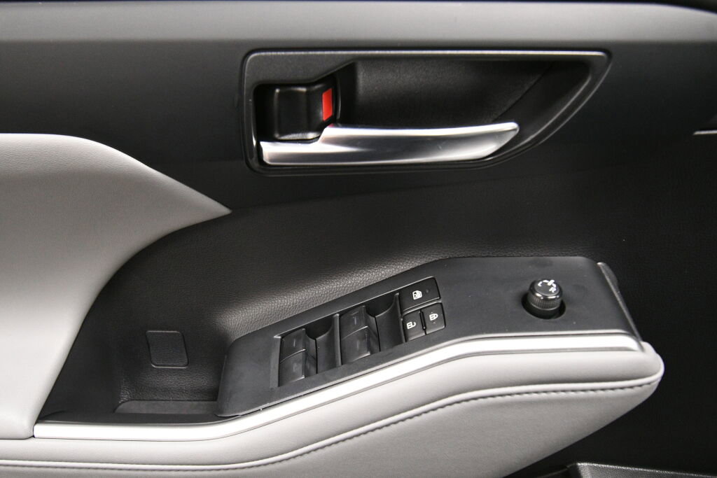 Certified 2023 Toyota Highlander XLE image 11