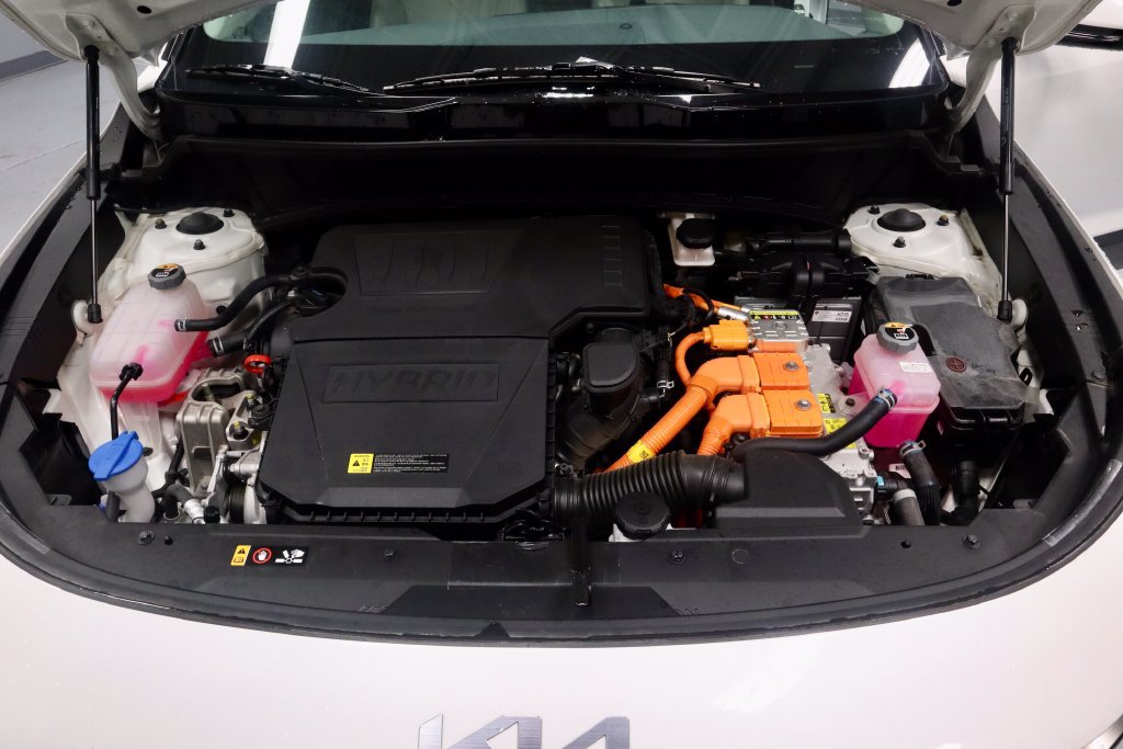 Used 2025 Kia Niro EX Touring FWD image 17