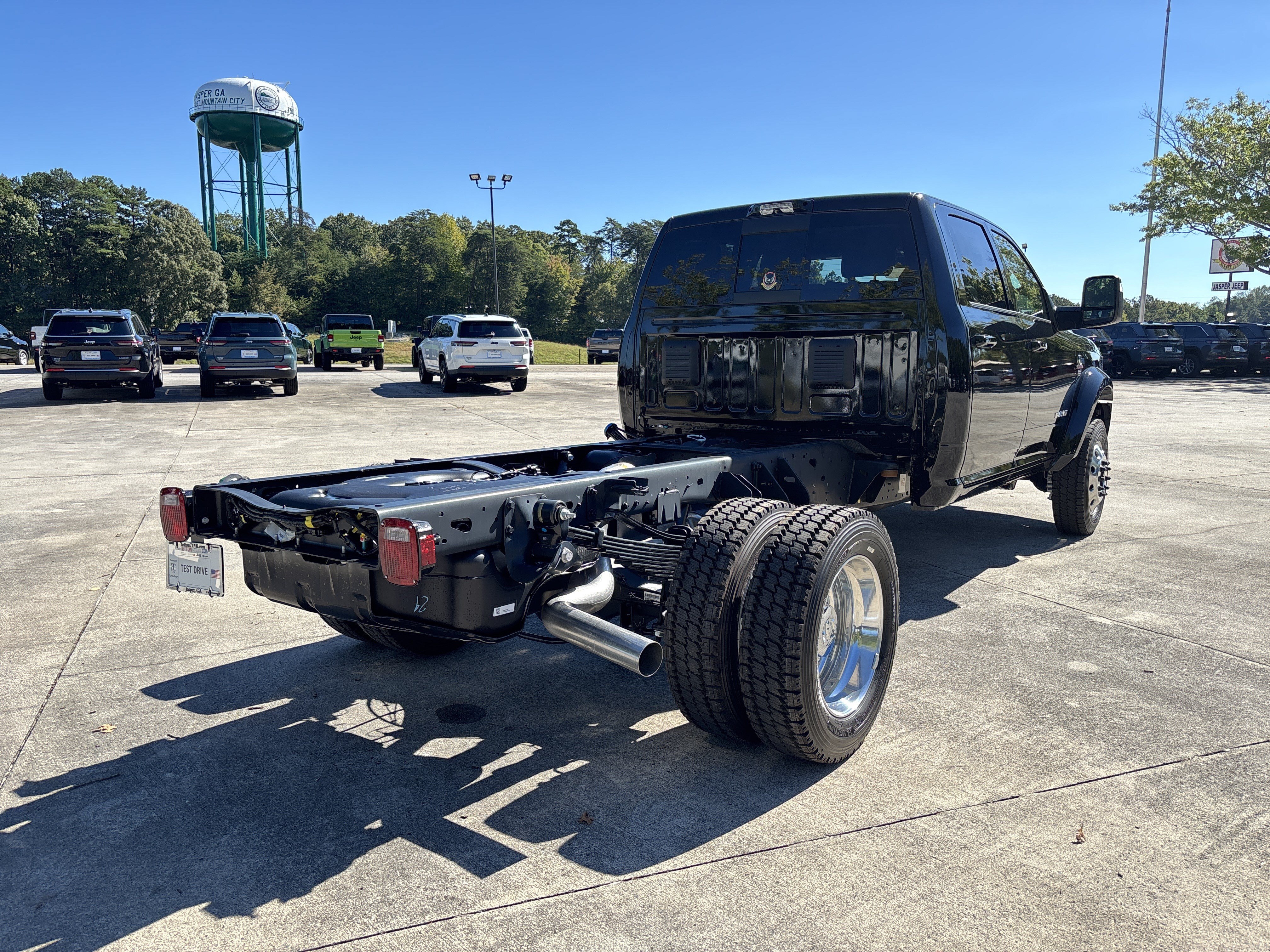 New 2027 RAM 5500 4x4 Crew Cab w/ Laramie Trim Package image 7