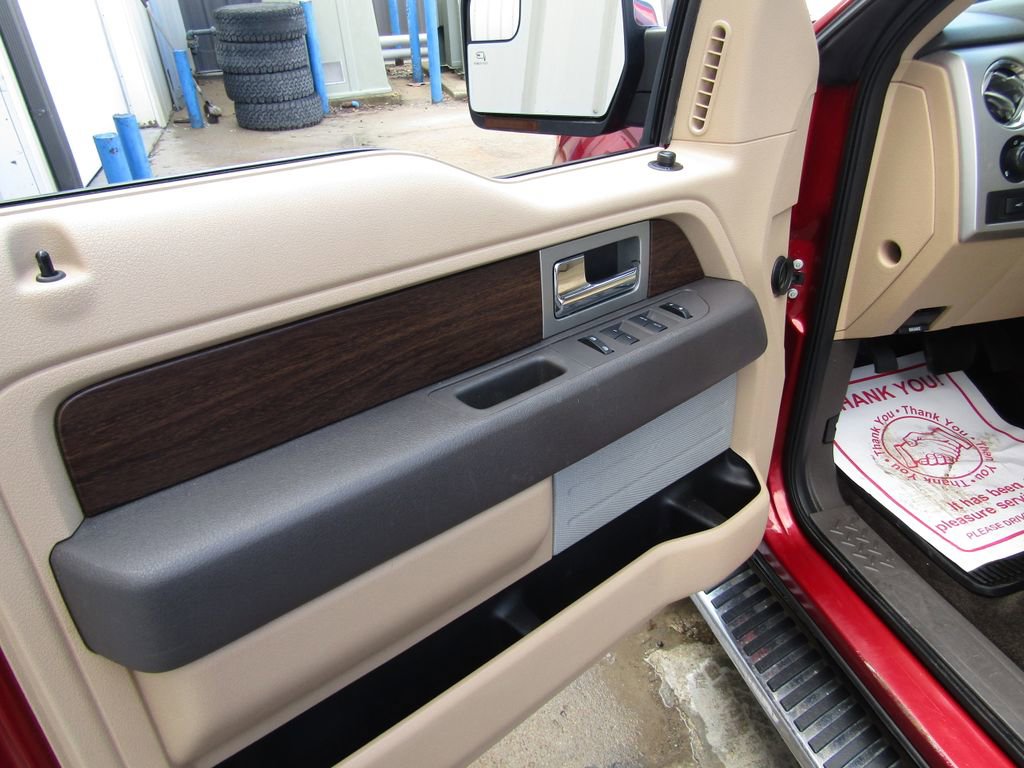 Used 2014 Ford F150 Lariat w/ Lariat Chrome Package image 19