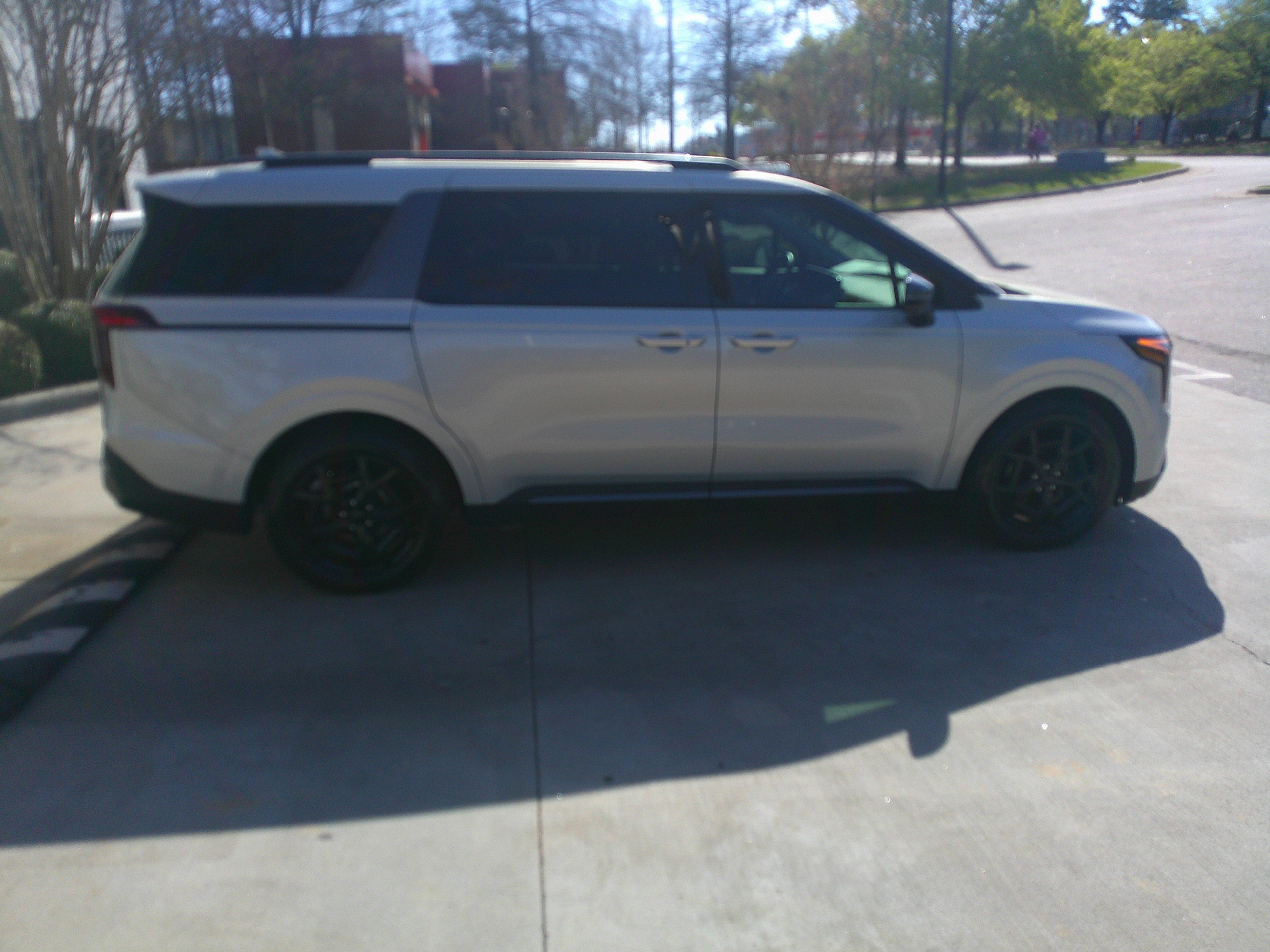 Used 2025 Kia Carnival SX Prestige image 14